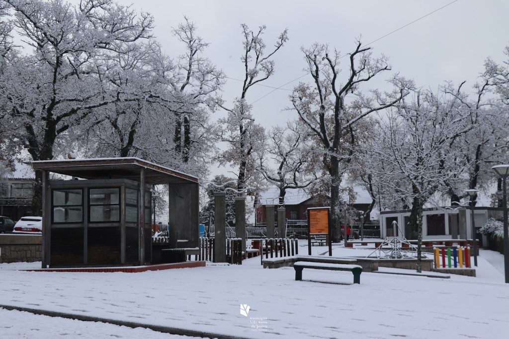 Neve cai em Vila Nova de Paiva no primeiro dia de inverno 5 600895358 1154524650183821 949116878684611865 n