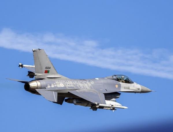f16